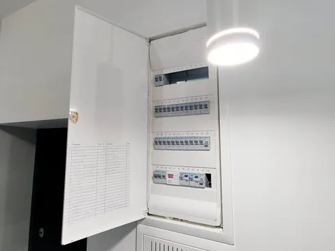 Электрик в Петергоф, Ломоносов, Стрельна и Ленинградской области